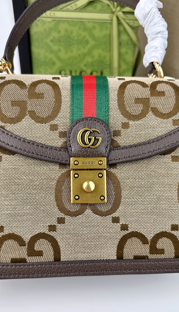 激安グッチバッグコピー着用イメージ